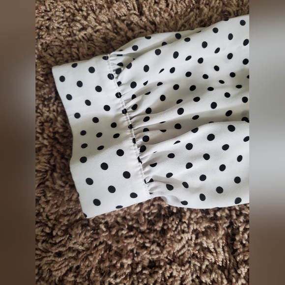 New York & Company polka dot top - Picture 3 of 8